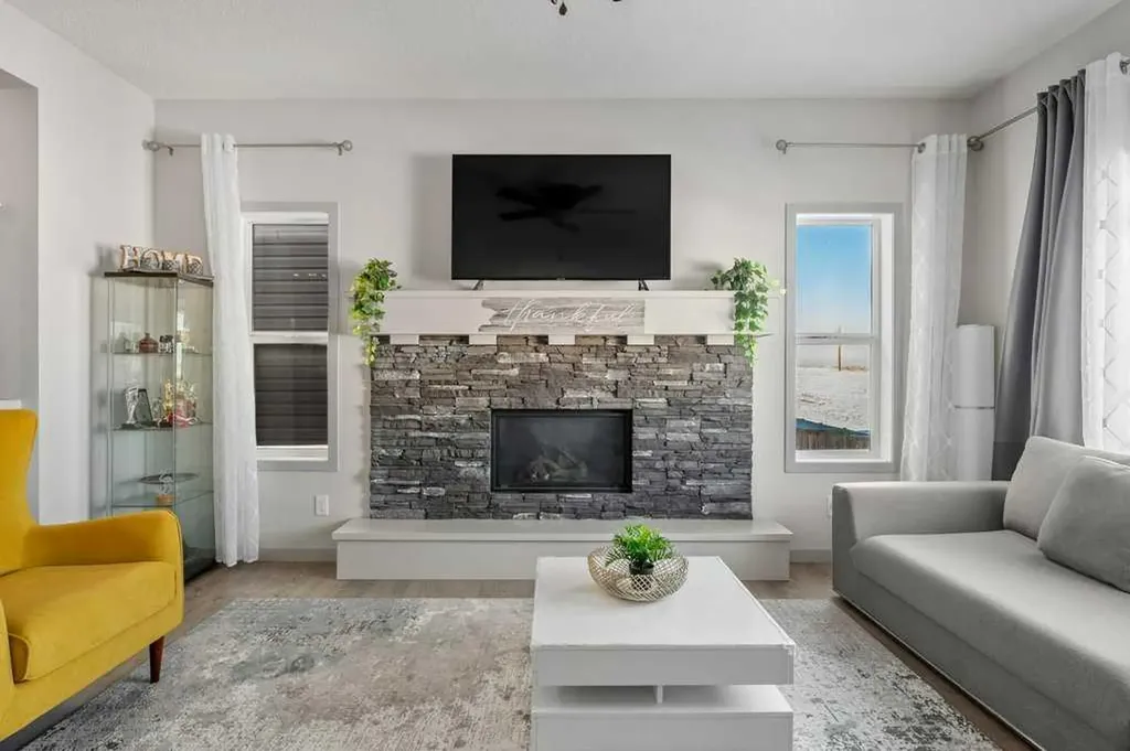 94 Copperpond Street SE Calgary AB T2Z 1J2