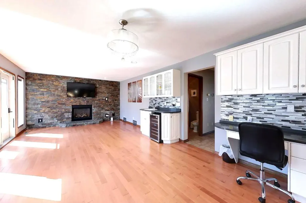 23 Springwood Drive NE Slave Lake AB T0G2A2