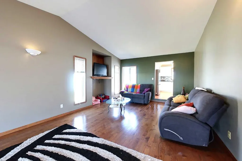 23 Springwood Drive NE Slave Lake AB T0G2A2