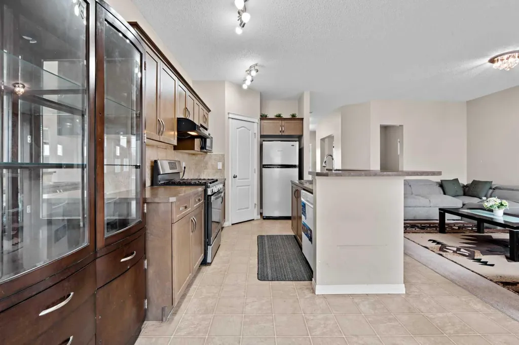 246 Martinwood Place NE Calgary AB T3J 3H6