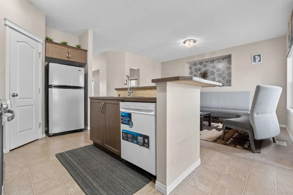 246 Martinwood Place NE Calgary AB T3J 3H6