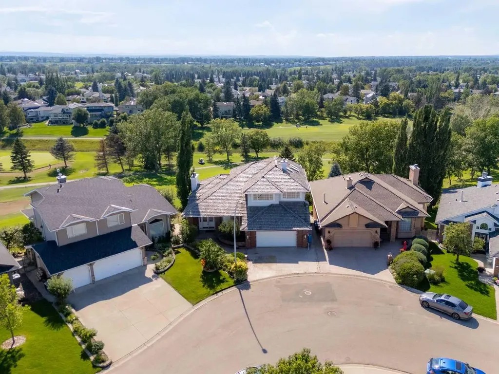21 Douglas Woods Manor SE Calgary AB T2Z 2E7