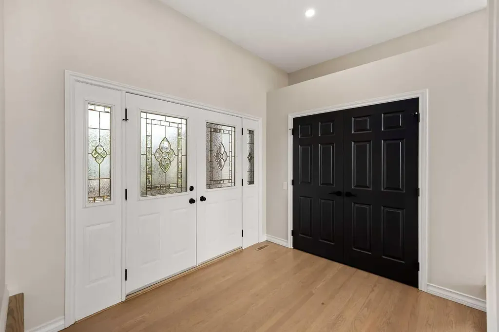 21 Douglas Woods Manor SE Calgary AB T2Z 2E7