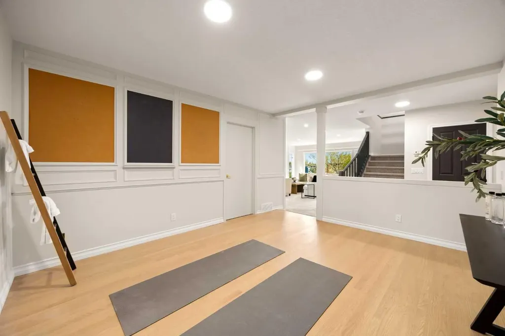 21 Douglas Woods Manor SE Calgary AB T2Z 2E7