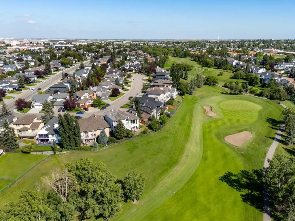 21 Douglas Woods Manor SE Calgary AB T2Z 2E7