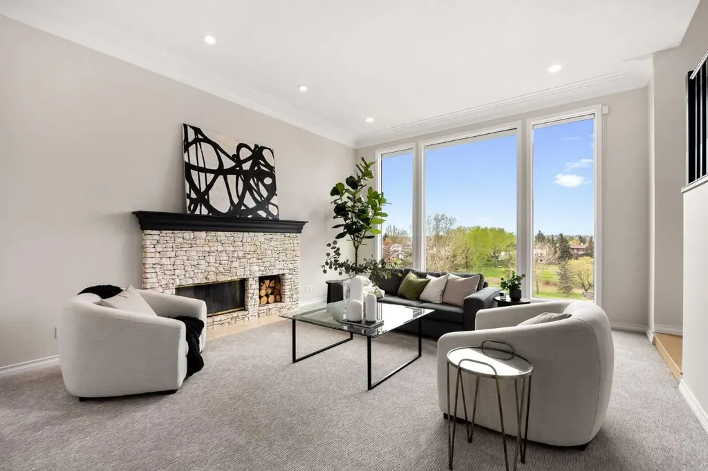 21 Douglas Woods Manor SE Calgary AB T2Z 2E7