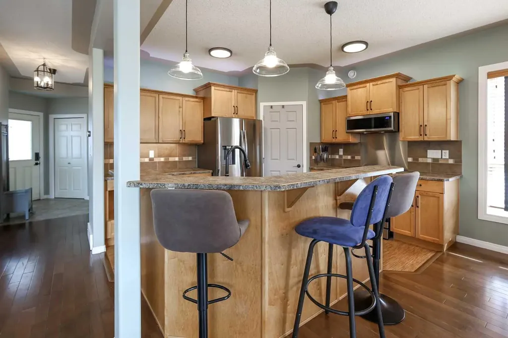 98 Pine Crescent Blackfalds AB T4M 0E2