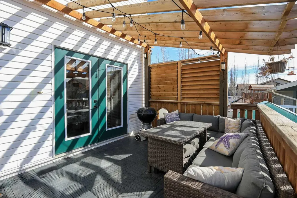 98 Pine Crescent Blackfalds AB T4M 0E2