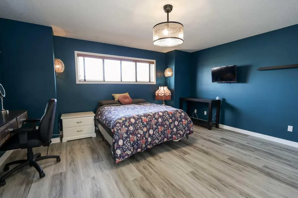 98 Pine Crescent Blackfalds AB T4M 0E2