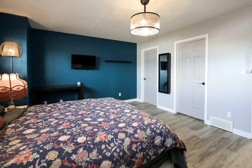 98 Pine Crescent Blackfalds AB T4M 0E2