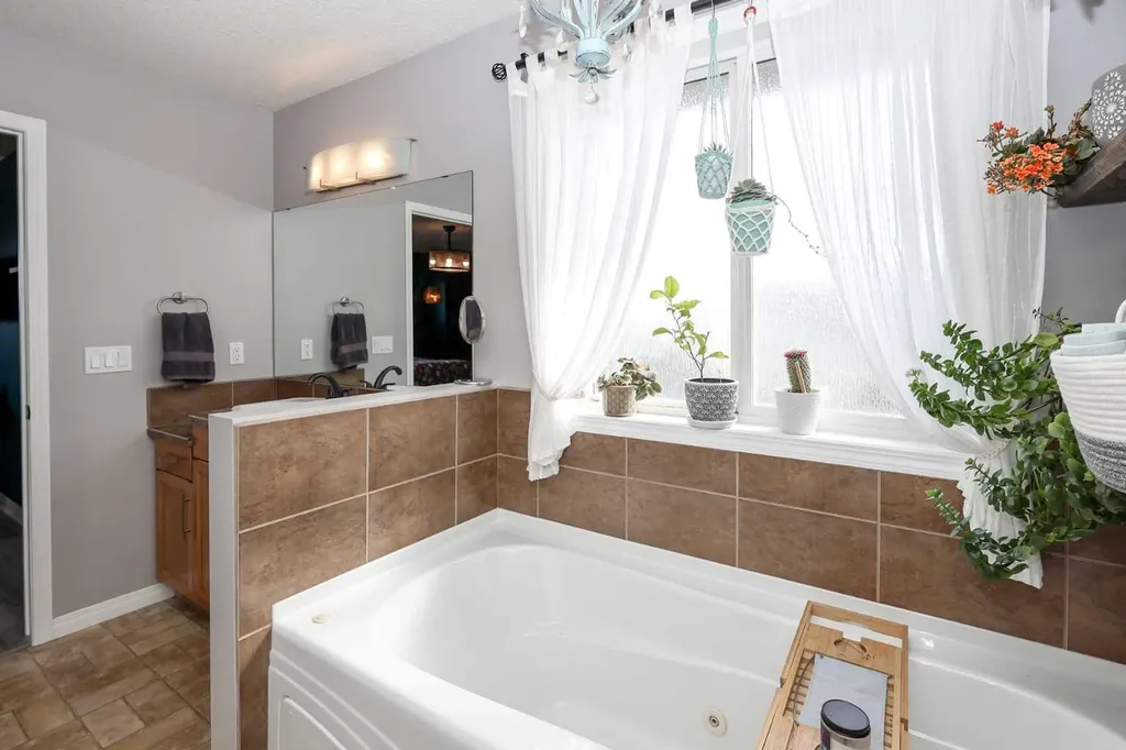 98 Pine Crescent Blackfalds AB T4M 0E2