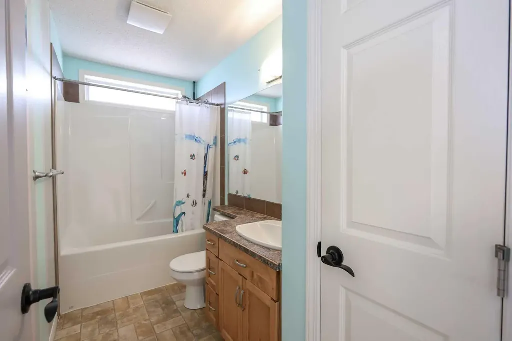 98 Pine Crescent Blackfalds AB T4M 0E2