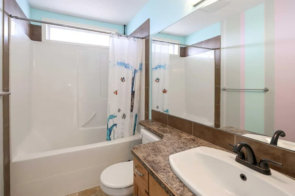 98 Pine Crescent Blackfalds AB T4M 0E2