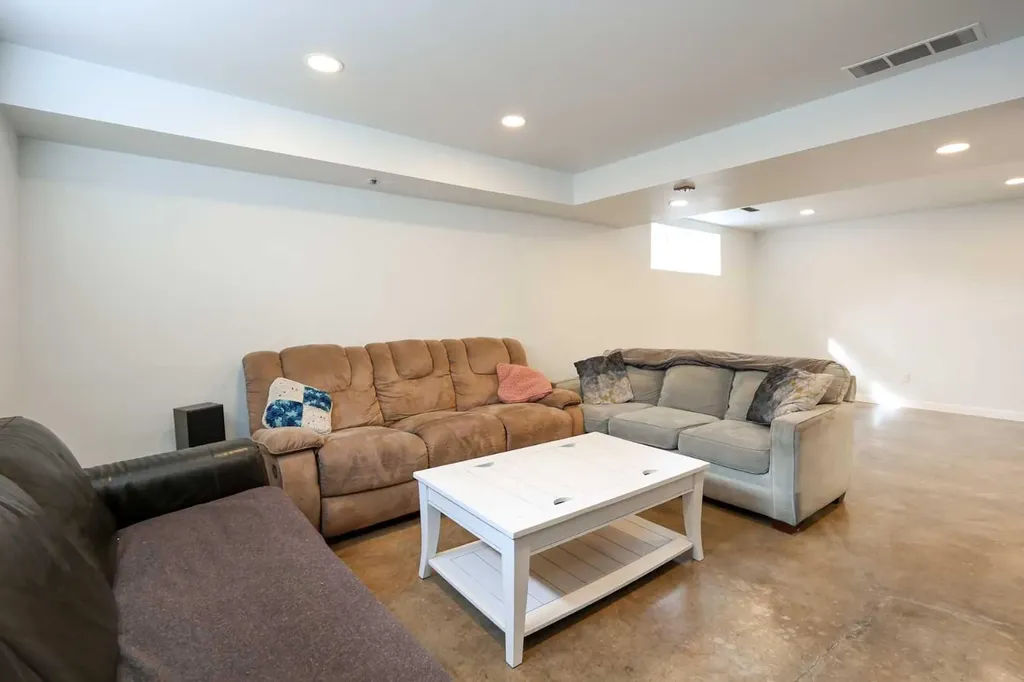 98 Pine Crescent Blackfalds AB T4M 0E2