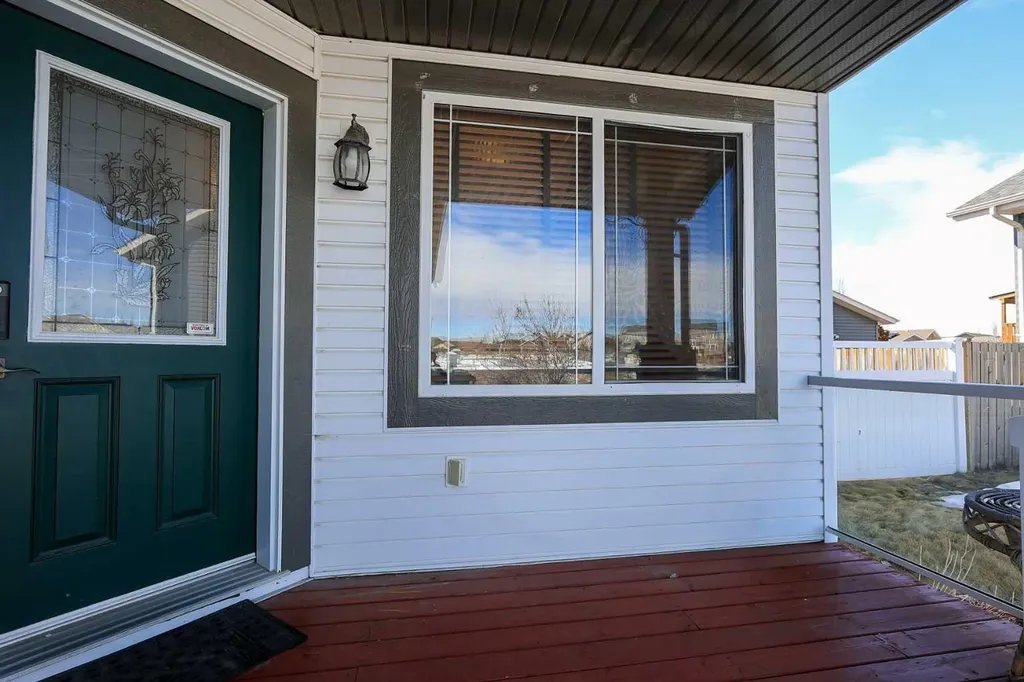 98 Pine Crescent Blackfalds AB T4M 0E2