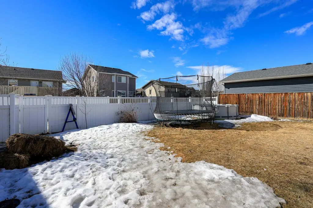 98 Pine Crescent Blackfalds AB T4M 0E2