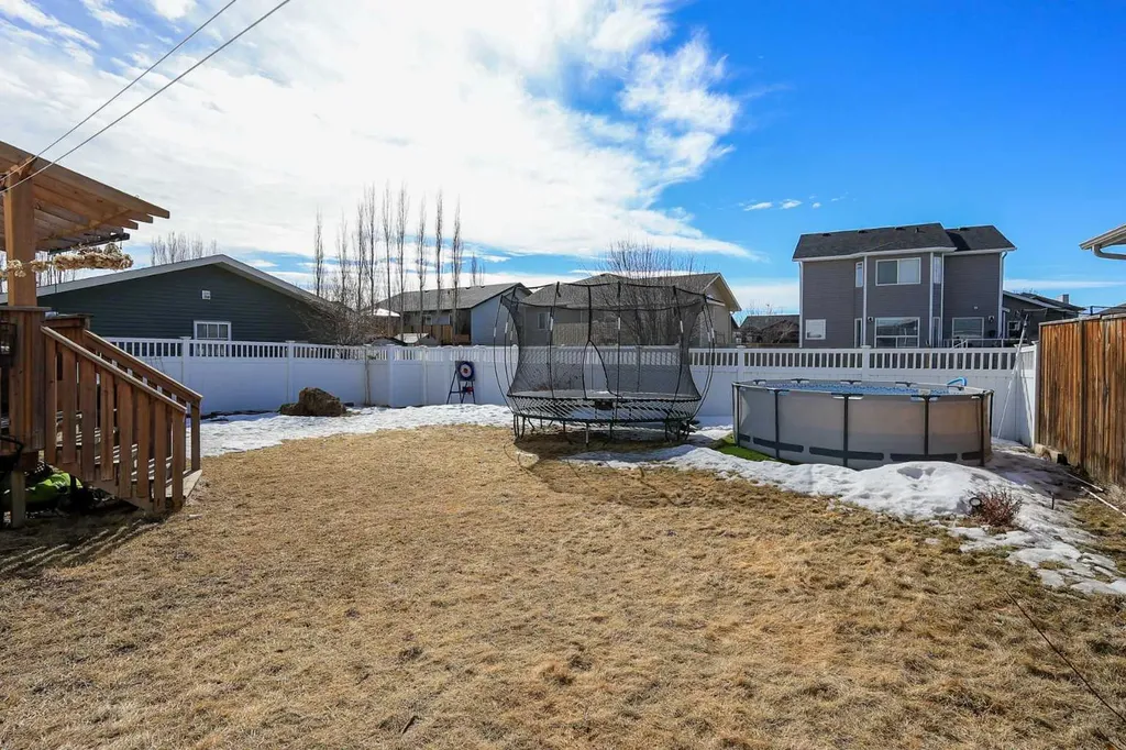 98 Pine Crescent Blackfalds AB T4M 0E2