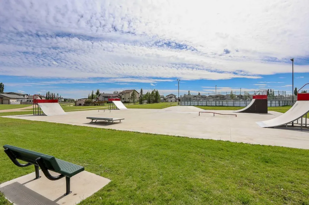 98 Pine Crescent Blackfalds AB T4M 0E2