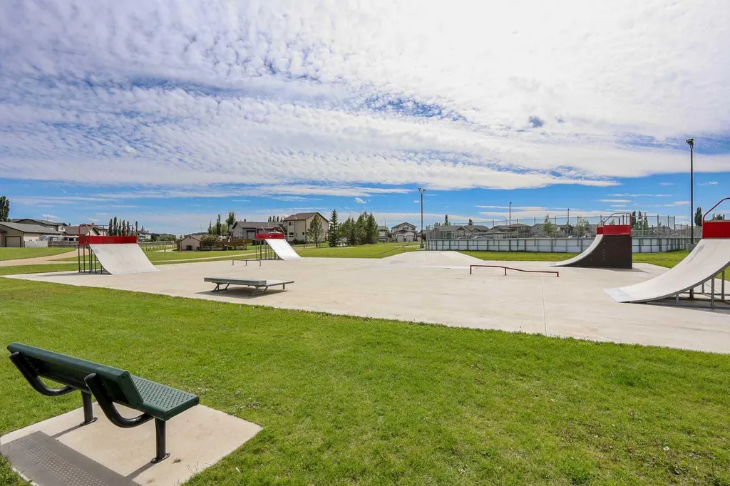 98 Pine Crescent Blackfalds AB T4M 0E2