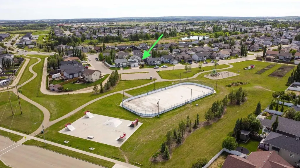 98 Pine Crescent Blackfalds AB T4M 0E2