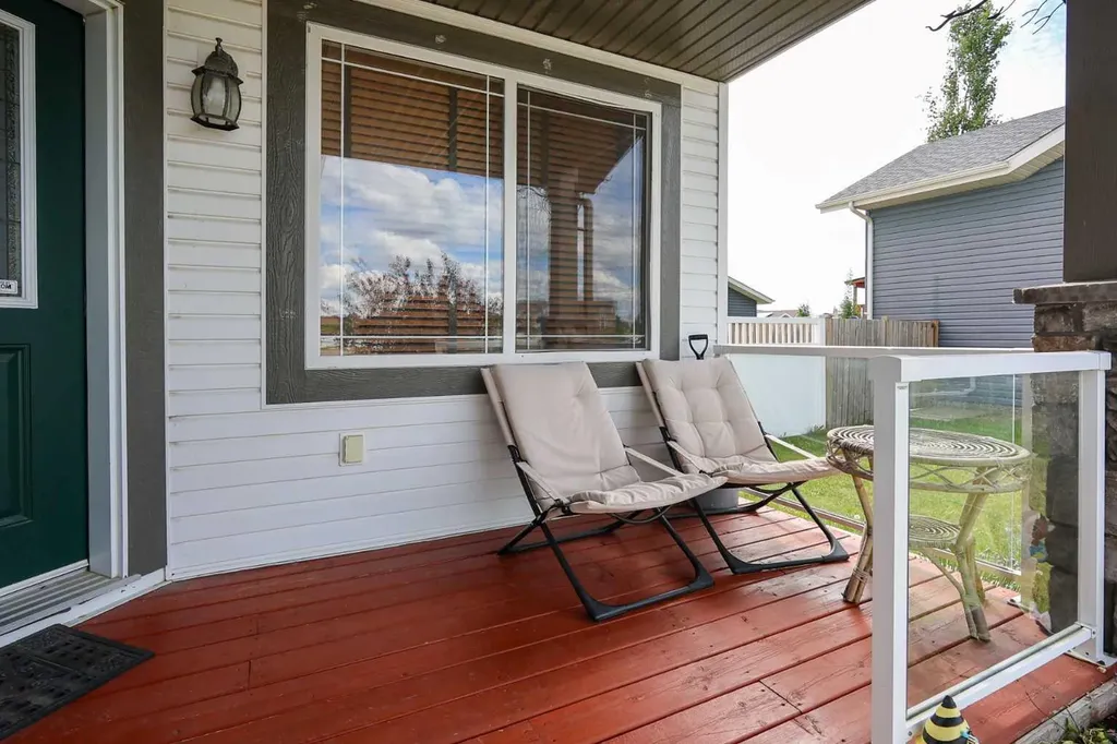 98 Pine Crescent Blackfalds AB T4M 0E2