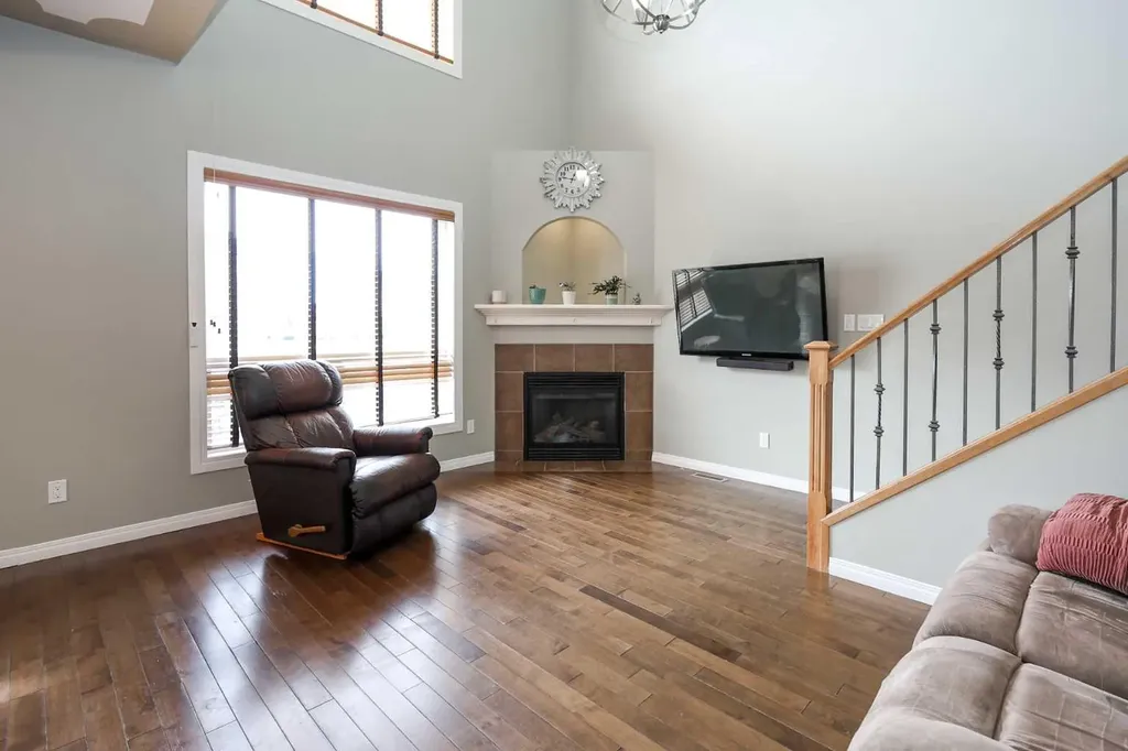 98 Pine Crescent Blackfalds AB T4M 0E2