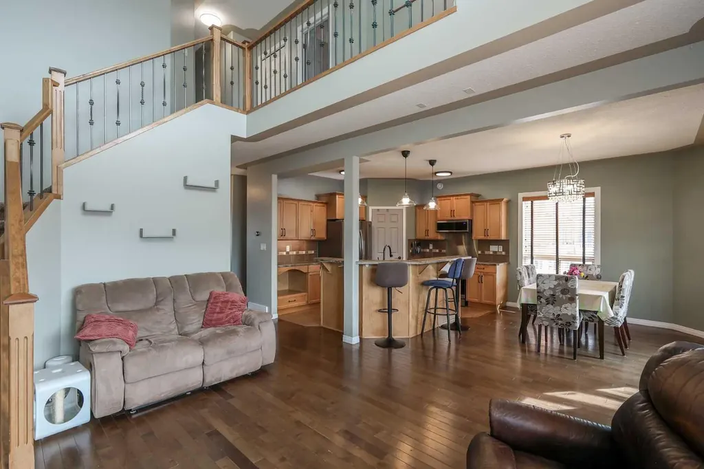 98 Pine Crescent Blackfalds AB T4M 0E2