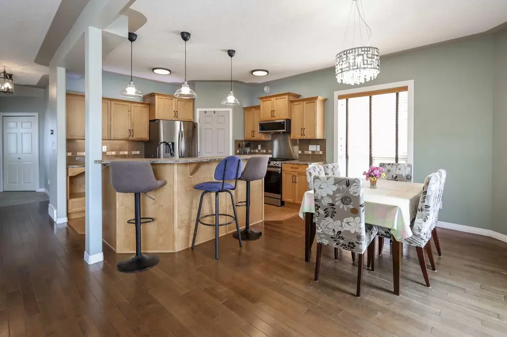 98 Pine Crescent Blackfalds AB T4M 0E2