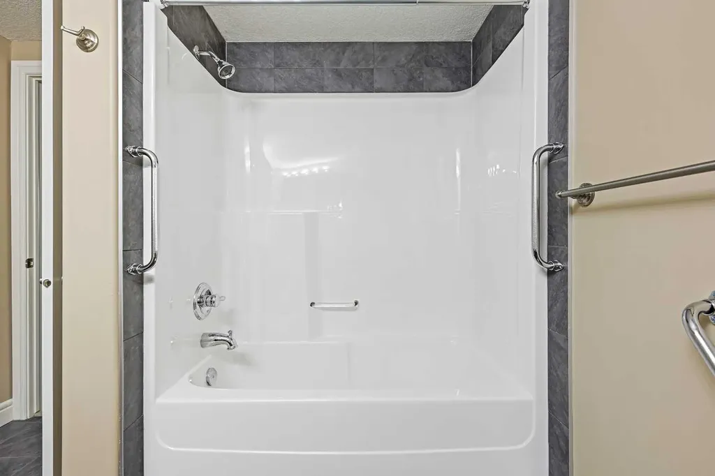 2330 Fish Creek Boulevard SW Calgary AB T2Y 0L1