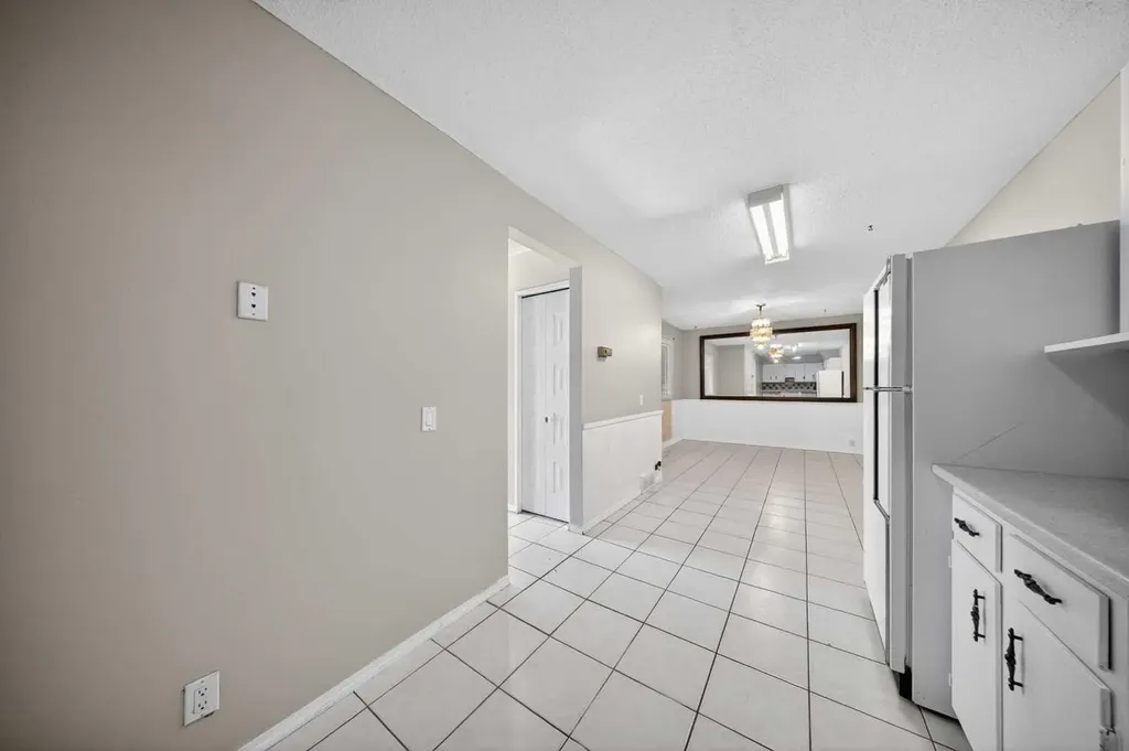 520 43 Street SE Calgary AB T2A 3E1