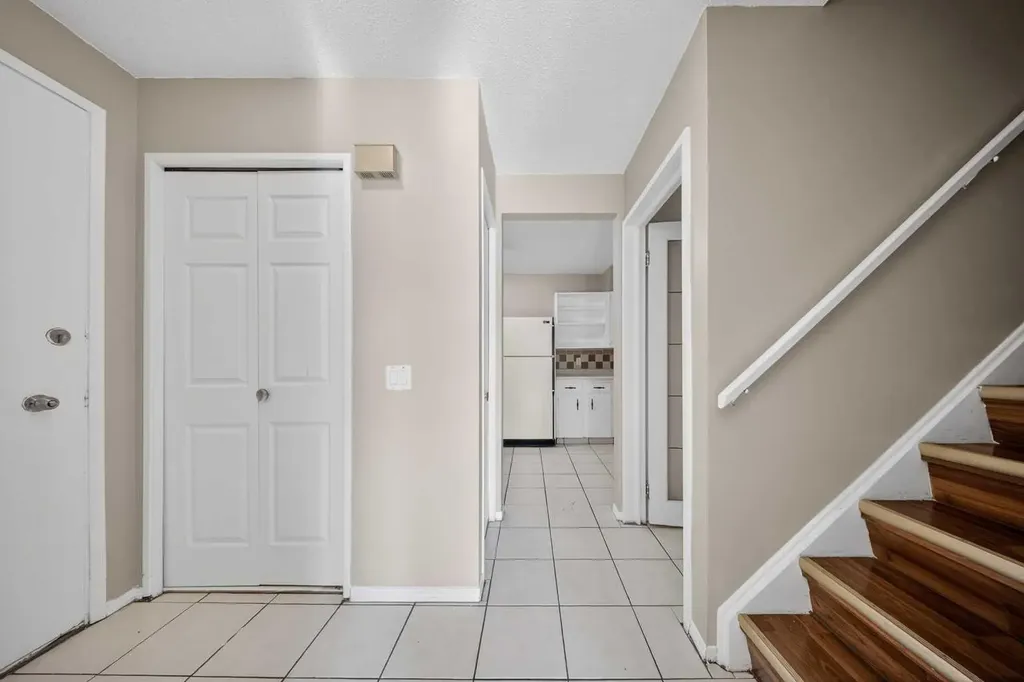 520 43 Street SE Calgary AB T2A 3E1