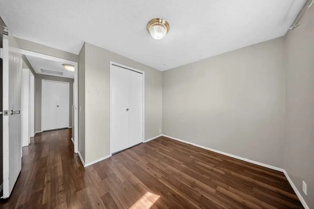 520 43 Street SE Calgary AB T2A 3E1