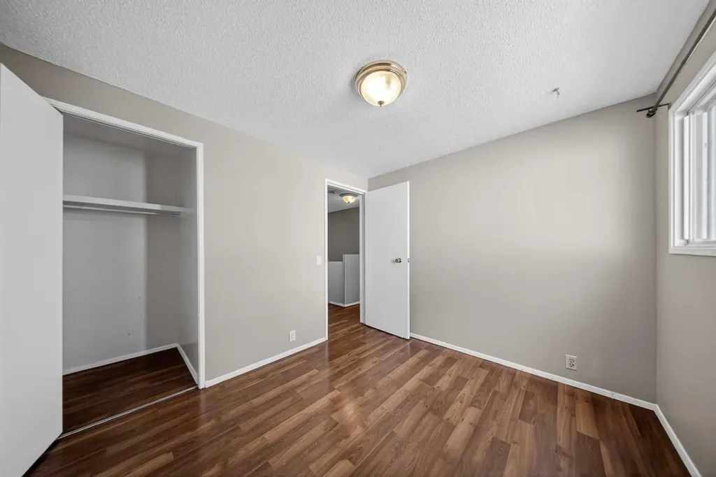 520 43 Street SE Calgary AB T2A 3E1