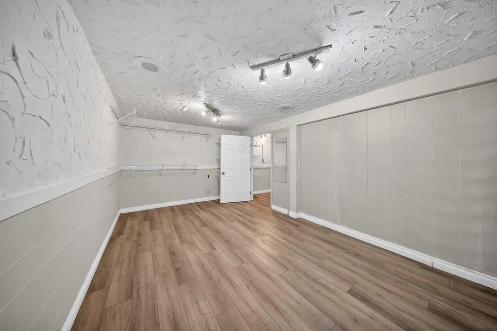 520 43 Street SE Calgary AB T2A 3E1