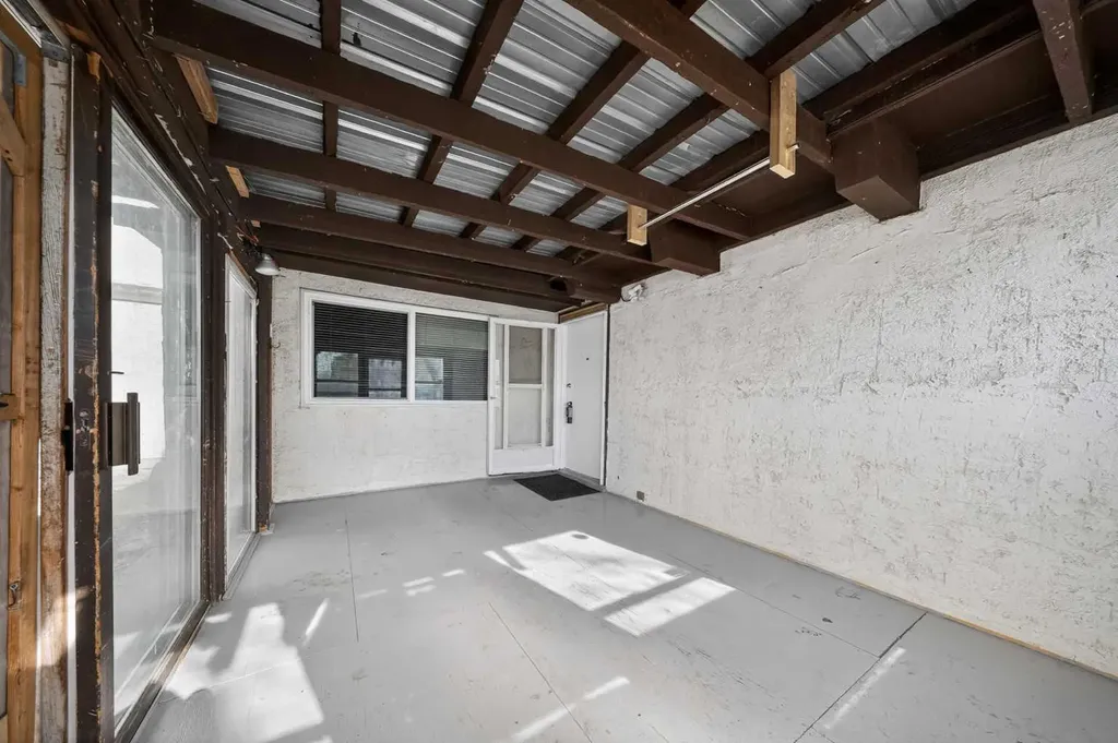520 43 Street SE Calgary AB T2A 3E1