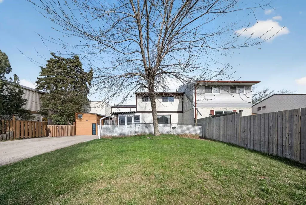 520 43 Street SE Calgary AB T2A 3E1