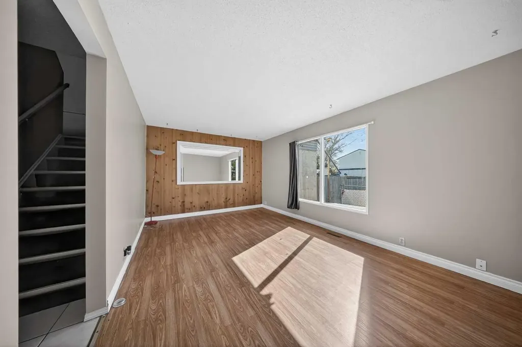 520 43 Street SE Calgary AB T2A 3E1
