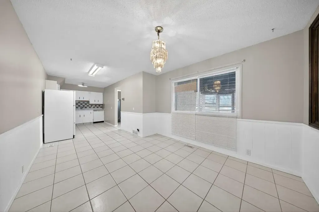 520 43 Street SE Calgary AB T2A 3E1