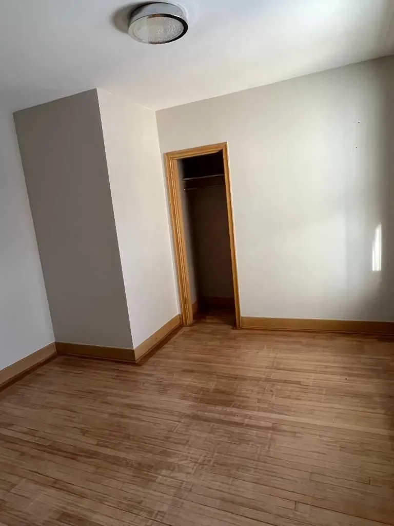 1607 25 Avenue SW Calgary AB T2T 0Z9