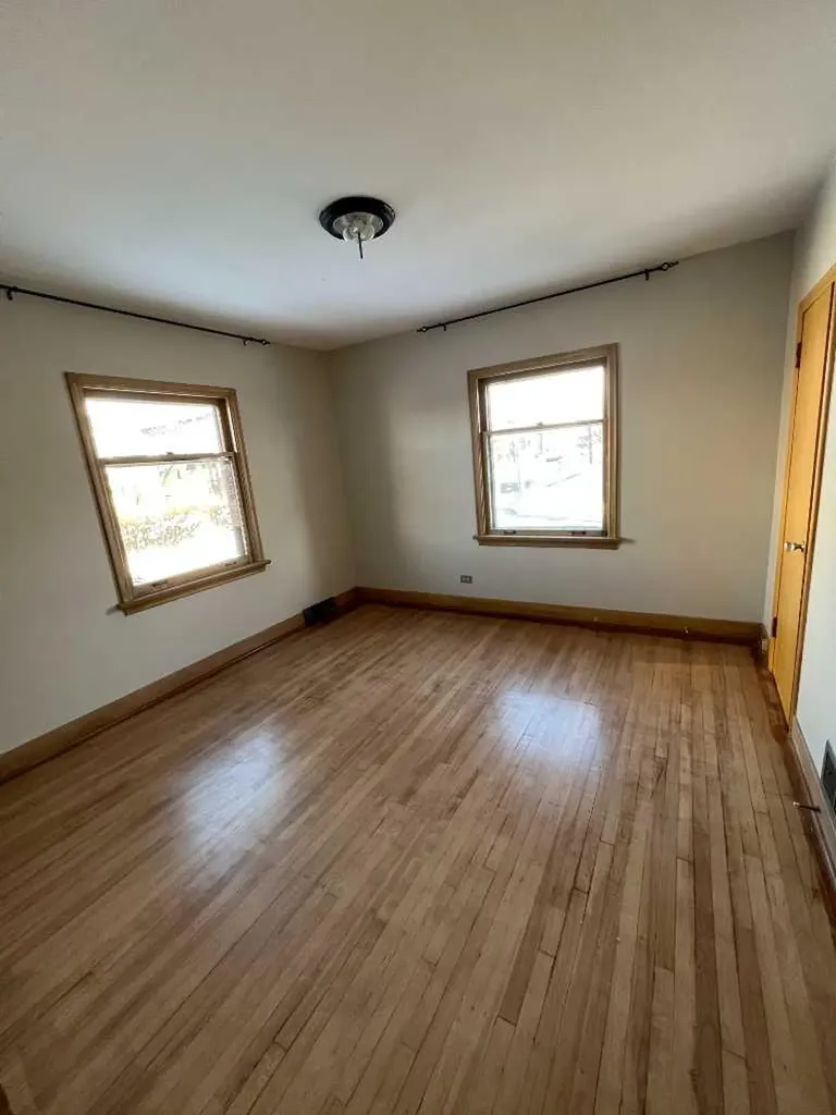 1607 25 Avenue SW Calgary AB T2T 0Z9