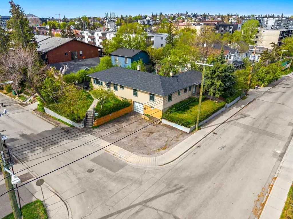 1607 25 Avenue SW Calgary AB T2T 0Z9