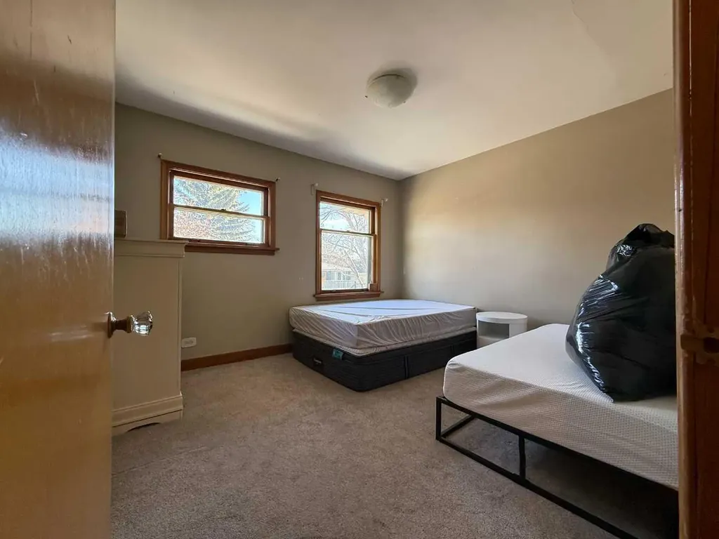 1607 25 Avenue SW Calgary AB T2T 0Z9