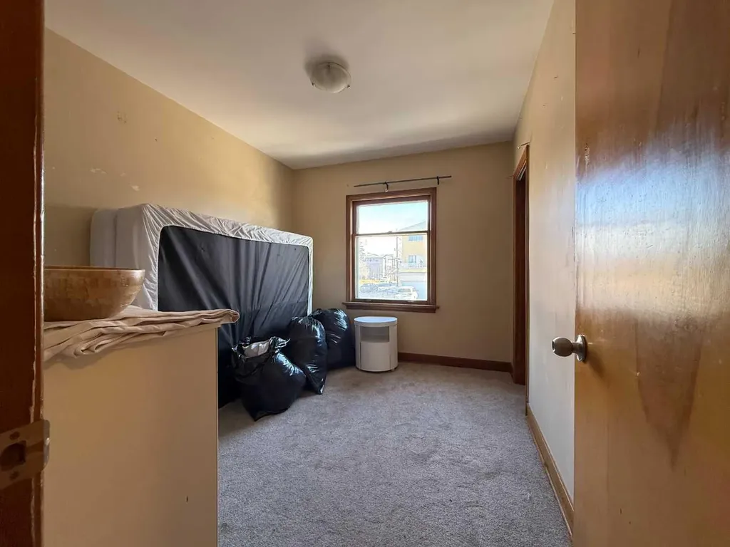 1607 25 Avenue SW Calgary AB T2T 0Z9
