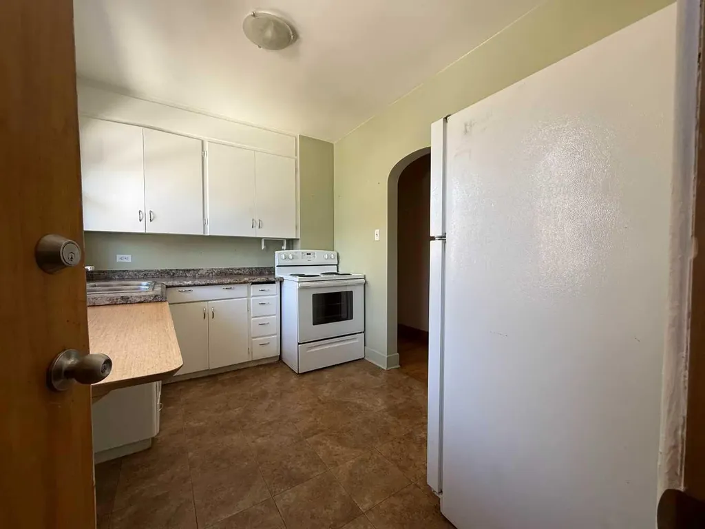 1607 25 Avenue SW Calgary AB T2T 0Z9