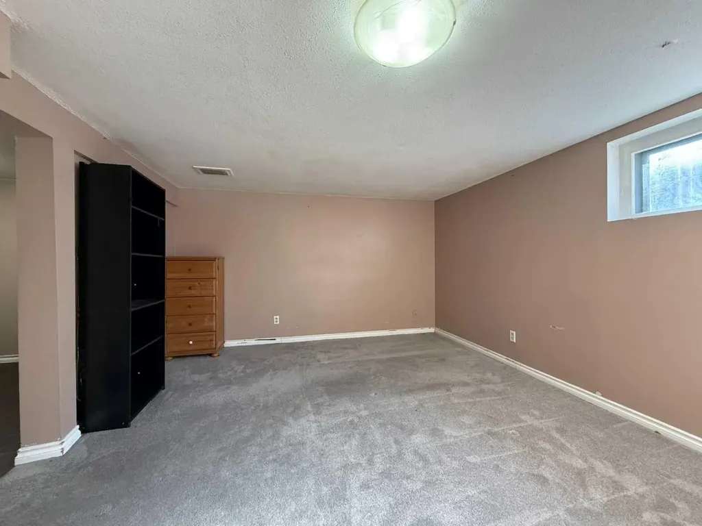 1607 25 Avenue SW Calgary AB T2T 0Z9