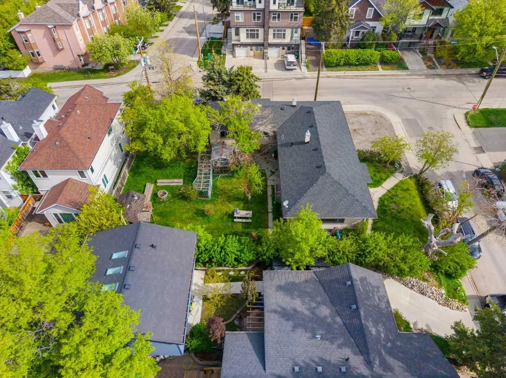 1607 25 Avenue SW Calgary AB T2T 0Z9