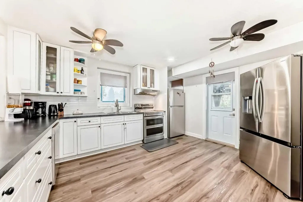 123 Millbank Road SW Calgary AB T2Y 2Y9