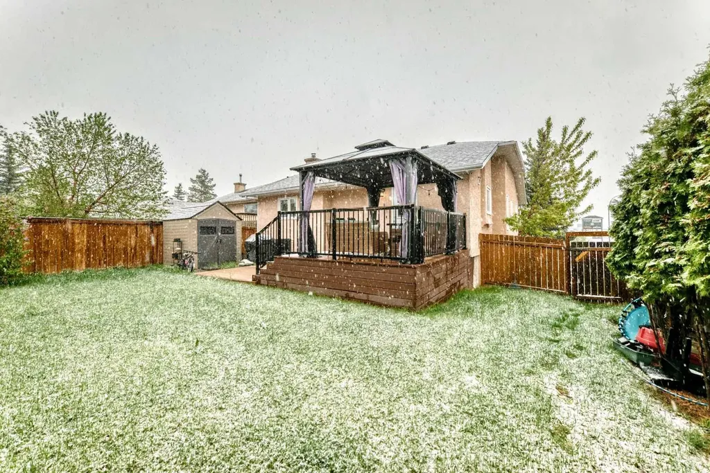 123 Millbank Road SW Calgary AB T2Y 2Y9