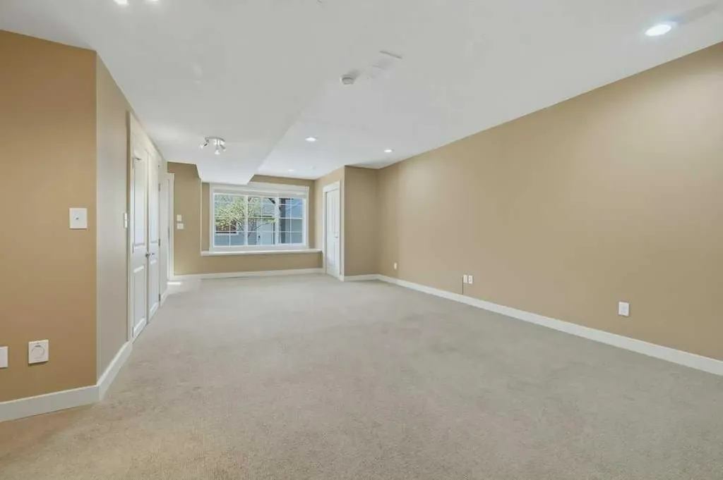320 Rainbow Falls Drive Chestermere AB T1X 0E4