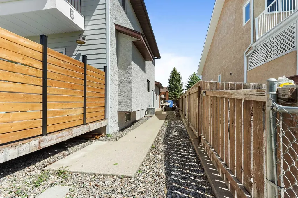 126 Fairway Drive Coaldale AB T1M 1H1